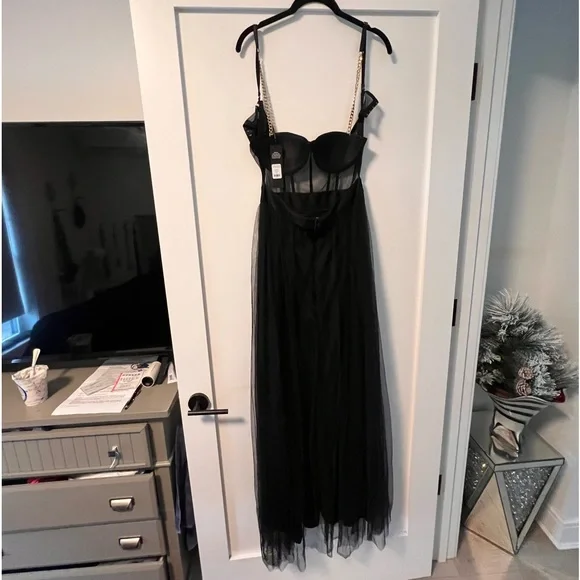 Black Dress - Picture 3 of 5